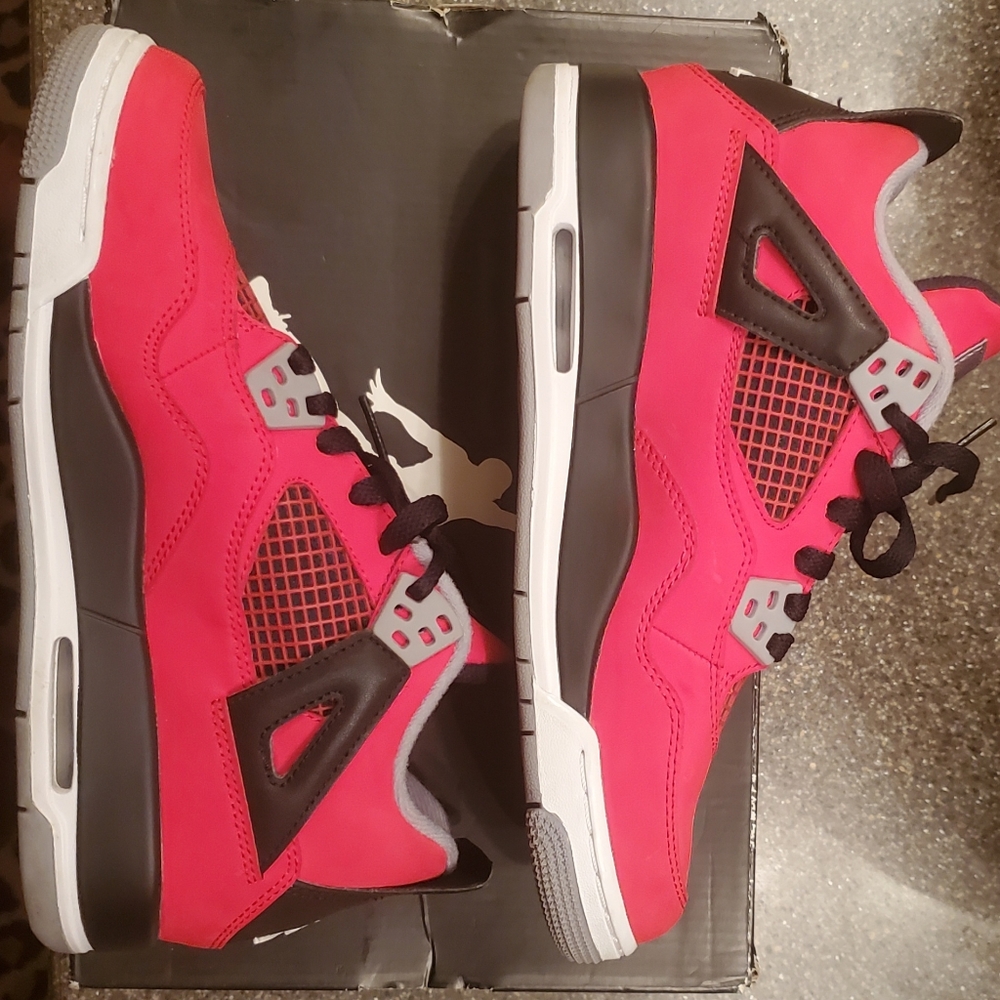 Jordan 4 "Toro Bravo"